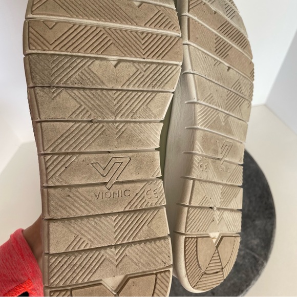 Vionic Fresh Joey Sneakers Beige Cream Color - Picture 8 of 10